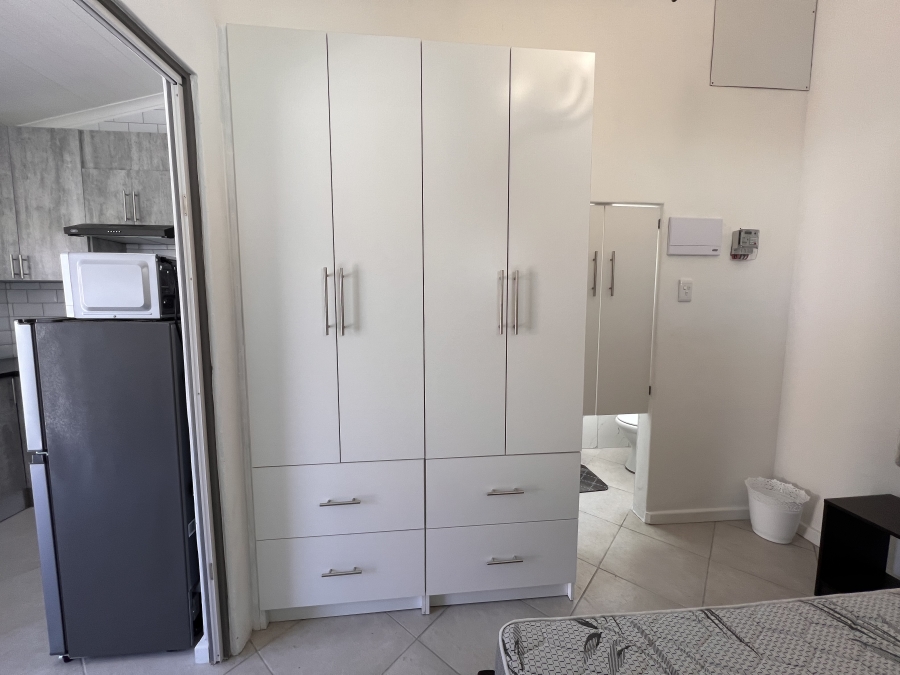 To Let 1 Bedroom Property for Rent in Flamingo Vlei Western Cape